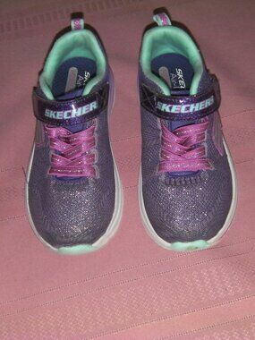 SKECHERS Girls Size 11m